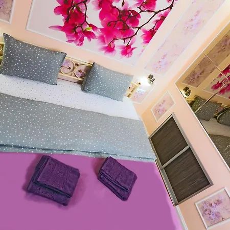 Hammam , Big Jacuzzi ,sauna , 2 Bedroom , Khrechatik Apartment *
