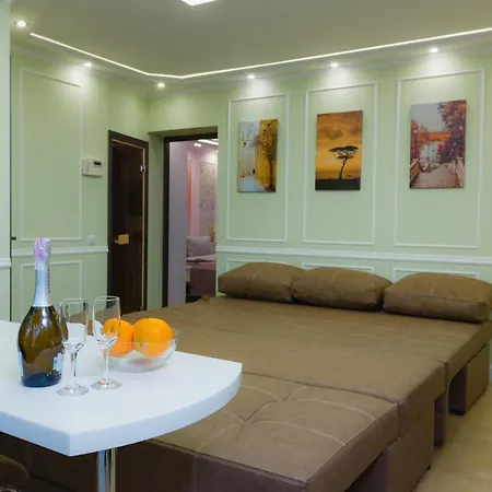 Hammam , Big Jacuzzi ,sauna , 2 Bedroom , Khrechatik Apartament Kijów